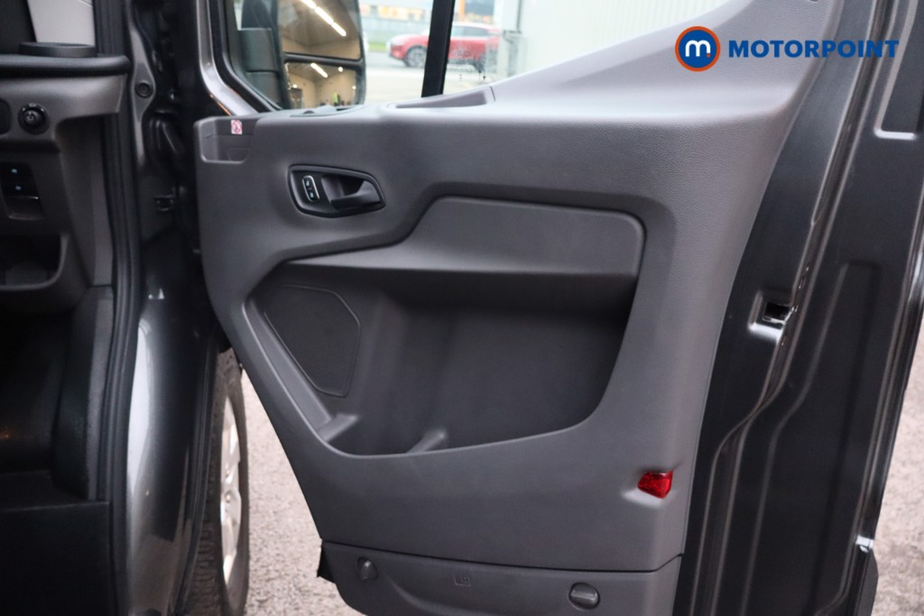 Ford Transit Limited Automatic Diesel Medium Roof Van - Stock Number (1609373) - 22nd supplementary image