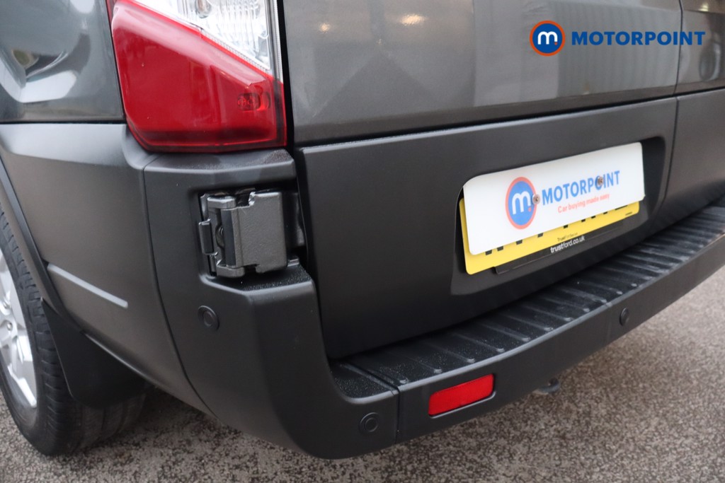 Ford Transit Limited Automatic Diesel Medium Roof Van - Stock Number (1609373) - 30th supplementary image