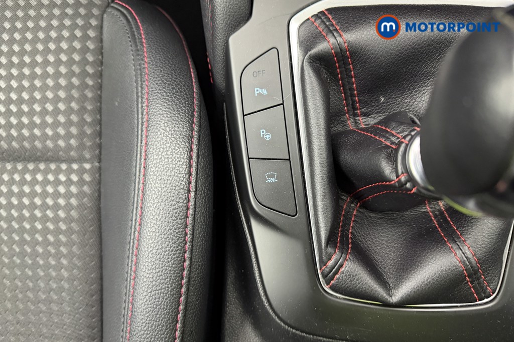Ford Focus St-Line X Manual Diesel Hatchback - Stock Number (1610181) - 13th supplementary image