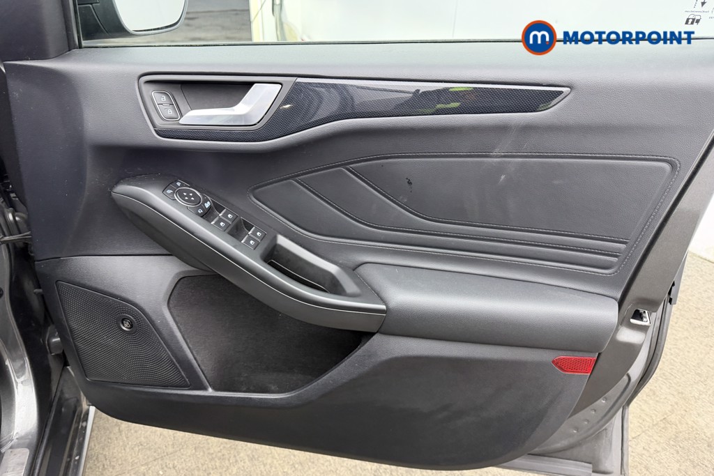 Ford Focus St-Line X Manual Diesel Hatchback - Stock Number (1610181) - 21st supplementary image