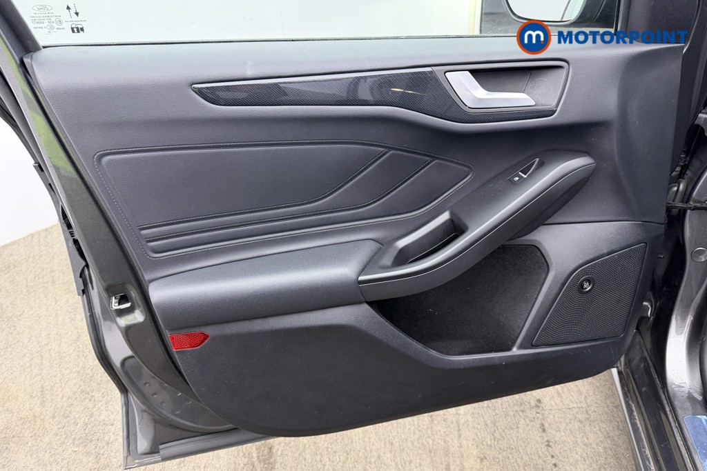 Ford Focus St-Line X Manual Diesel Hatchback - Stock Number (1610181) - 36th supplementary image
