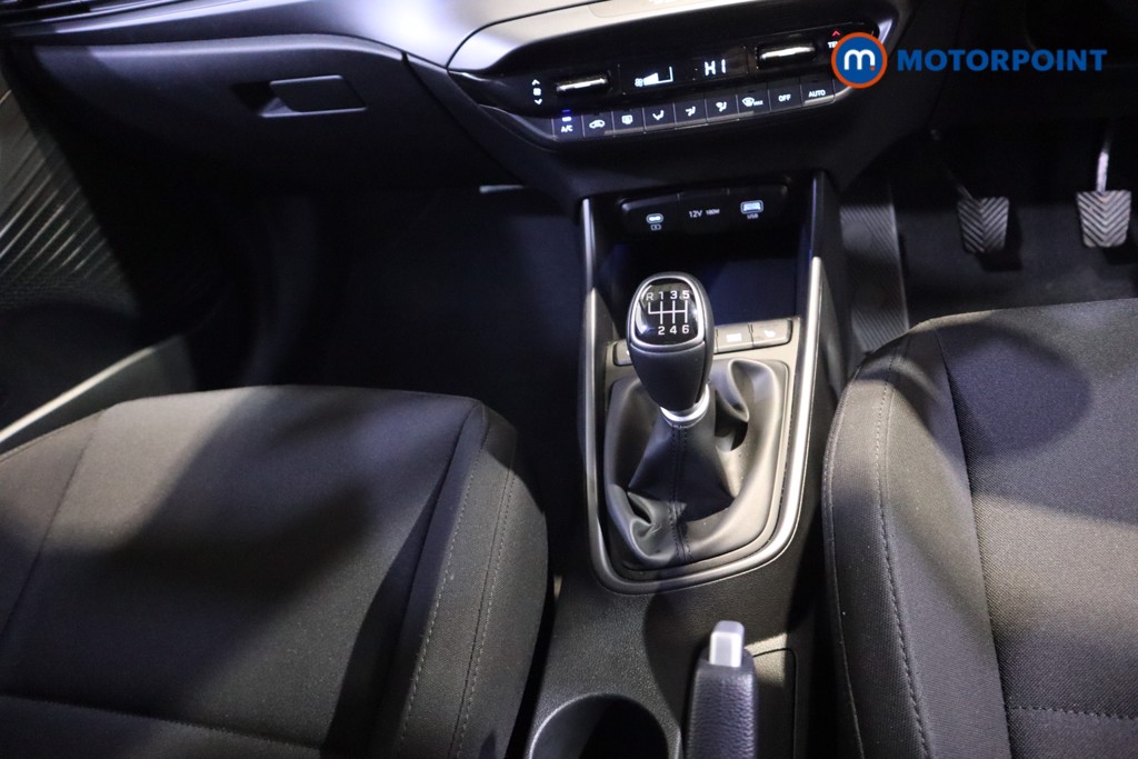 Hyundai I20 Premium Manual Petrol Hatchback - Stock Number (1610817) - 6th supplementary image