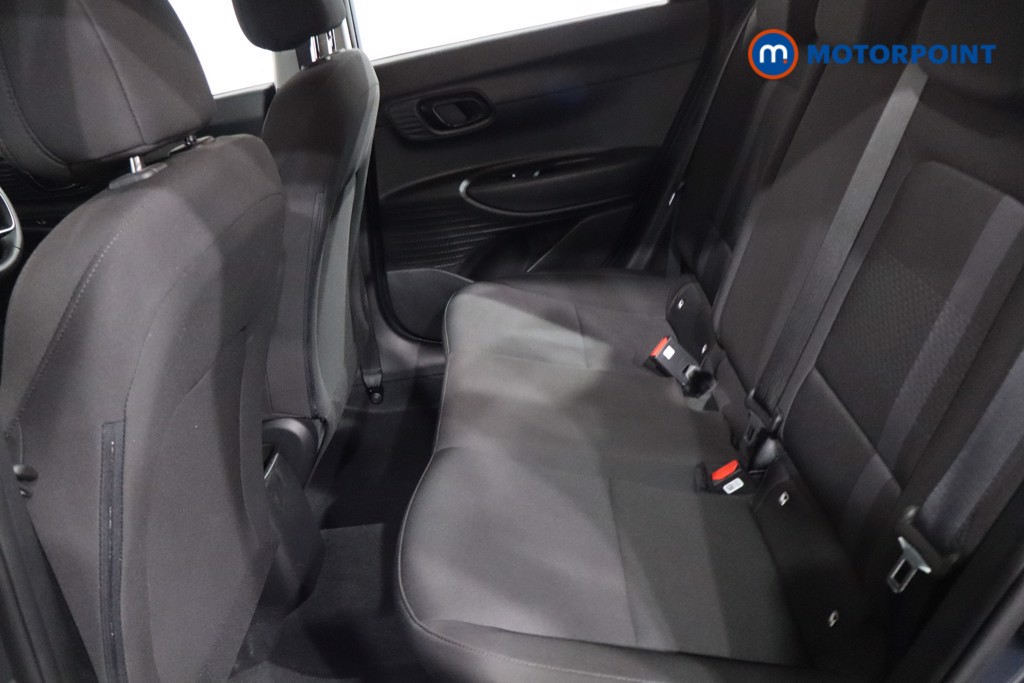 Hyundai I20 Advance Manual Petrol Hatchback - Stock Number (1610880) - 5th supplementary image