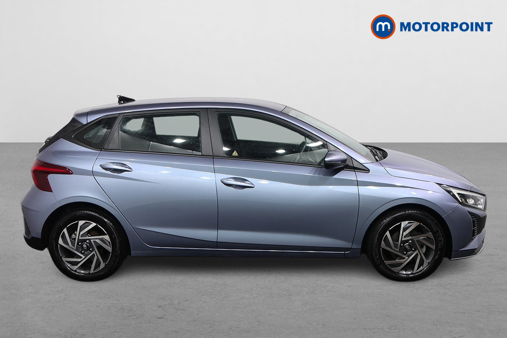 Hyundai I20 Advance Manual Petrol Hatchback - Stock Number (1610945) - Drivers side