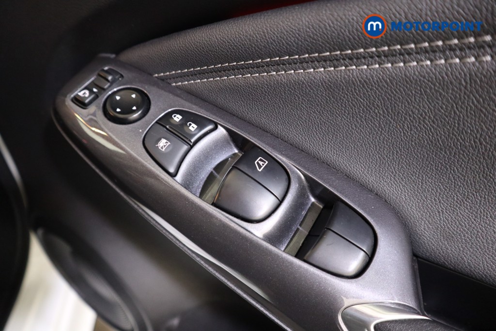 Nissan Juke Tekna Automatic Petrol SUV - Stock Number (1611538) - 14th supplementary image