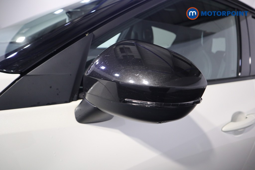 Nissan Juke Tekna Automatic Petrol SUV - Stock Number (1611538) - 32nd supplementary image