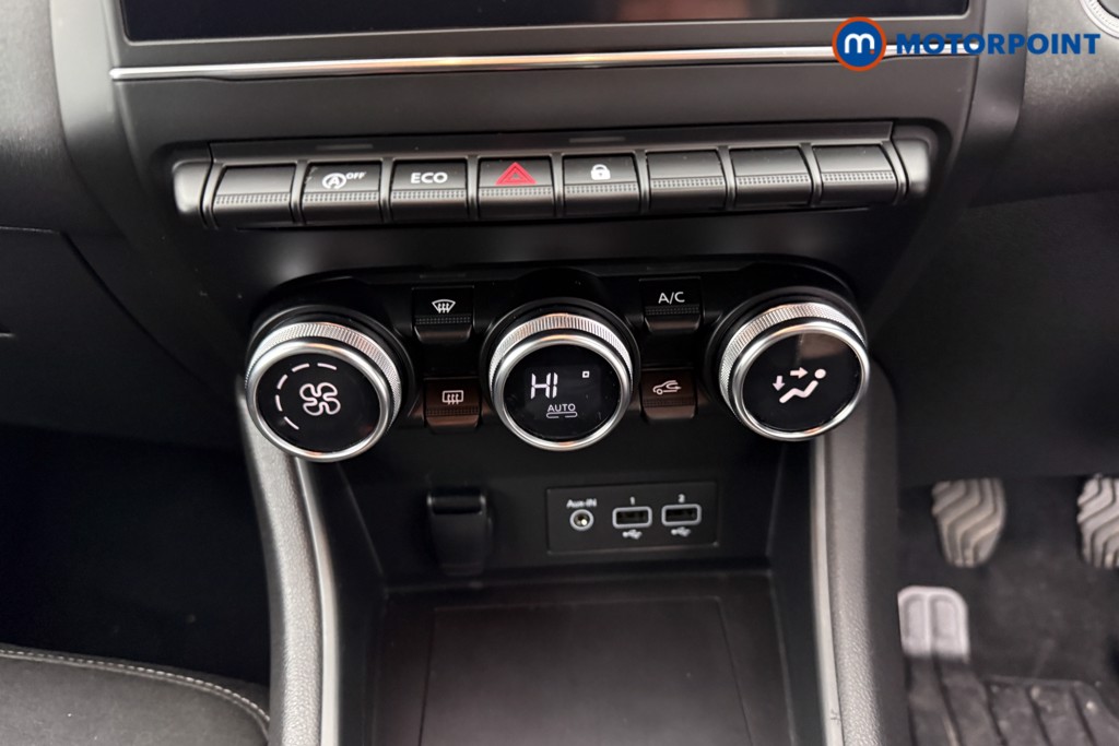 Renault Captur Iconic Manual Petrol SUV - Stock Number (1611559) - 10th supplementary image