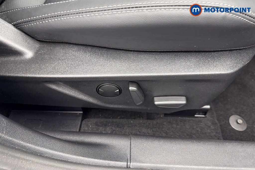 Ford Focus Active X Automatic Petrol Hatchback - Stock Number (1611968) - 18th supplementary image