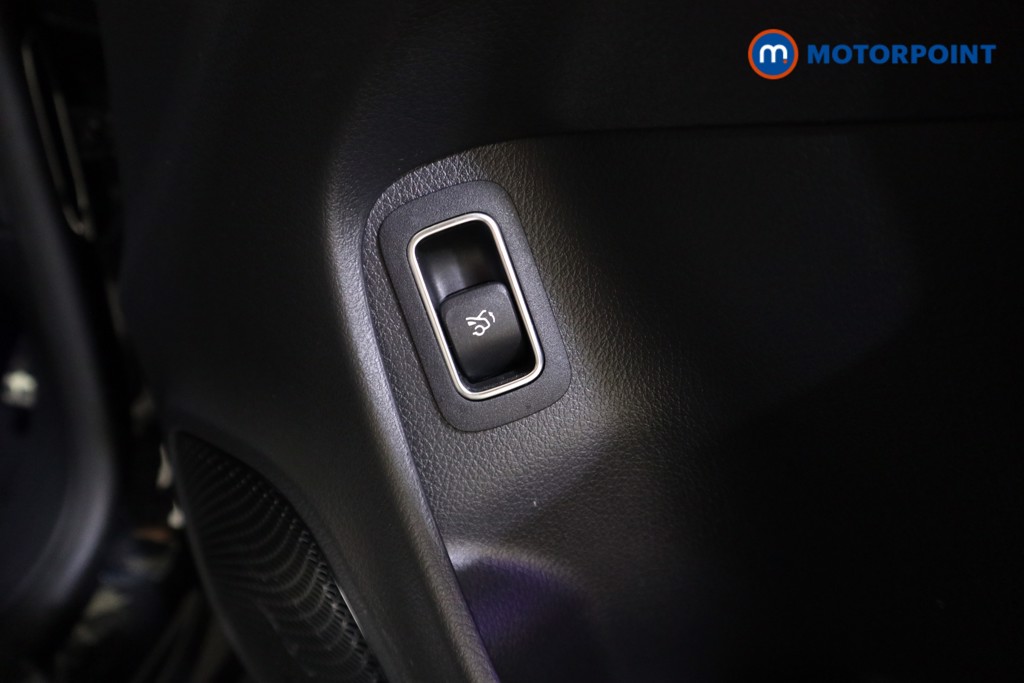 Mercedes-Benz CLA Amg Line Automatic Petrol Coupe - Stock Number (1612015) - 12th supplementary image