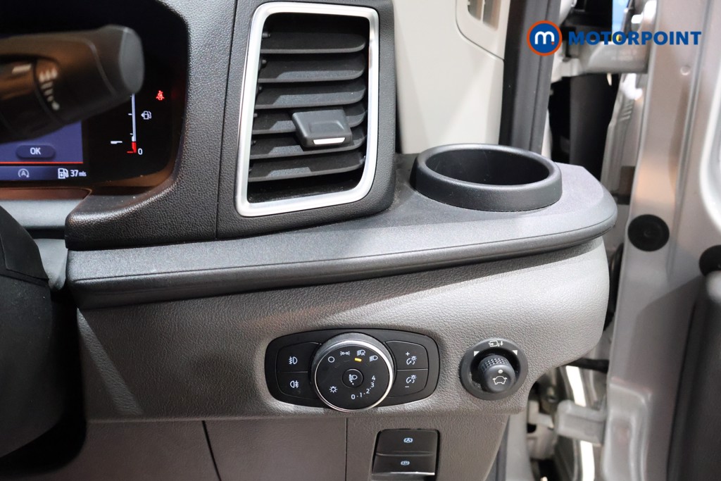 Ford Transit Limited Automatic Diesel Medium Roof Van - Stock Number (1613493) - 7th supplementary image