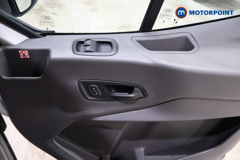 Ford Transit Limited Automatic Diesel Medium Roof Van - Stock Number (1613493) - 12th supplementary image