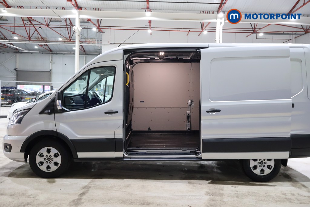 Ford Transit Limited Automatic Diesel Medium Roof Van - Stock Number (1613493) - 17th supplementary image
