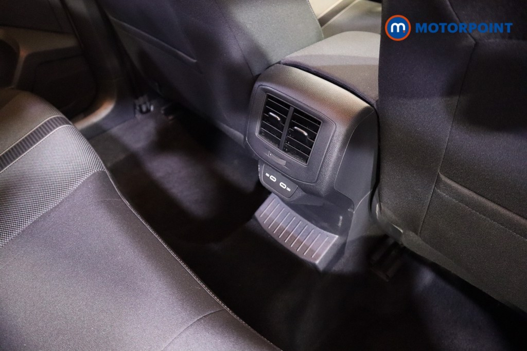 Volkswagen T-Roc Match Manual Petrol SUV - Stock Number (1613753) - 20th supplementary image