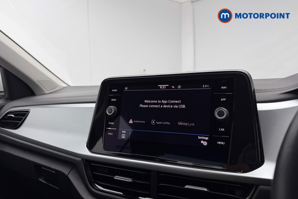 Volkswagen T-Roc Life Manual Petrol SUV - Stock Number (1614160) - 10th supplementary image