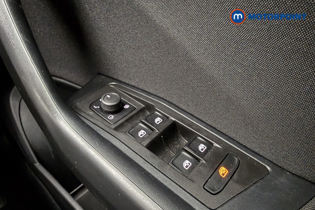 Volkswagen T-Roc Life Manual Petrol SUV - Stock Number (1614160) - 14th supplementary image