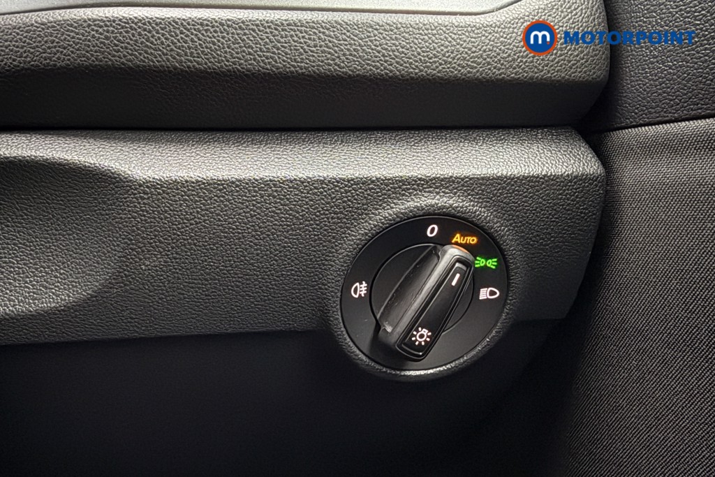 Volkswagen T-Roc Life Manual Petrol SUV - Stock Number (1614160) - 15th supplementary image