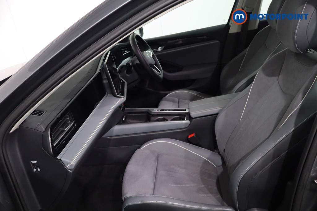 Volkswagen Passat Life Automatic Petrol Plug-In Hybrid Estate - Stock Number (1614624) - 4th supplementary image