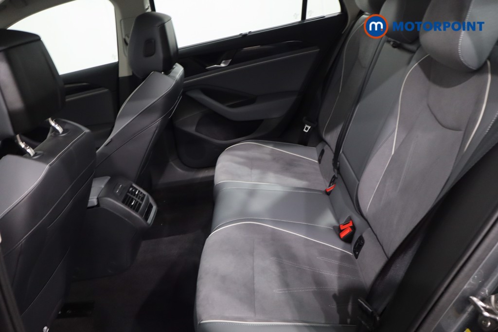 Volkswagen Passat Life Automatic Petrol Plug-In Hybrid Estate - Stock Number (1614624) - 5th supplementary image