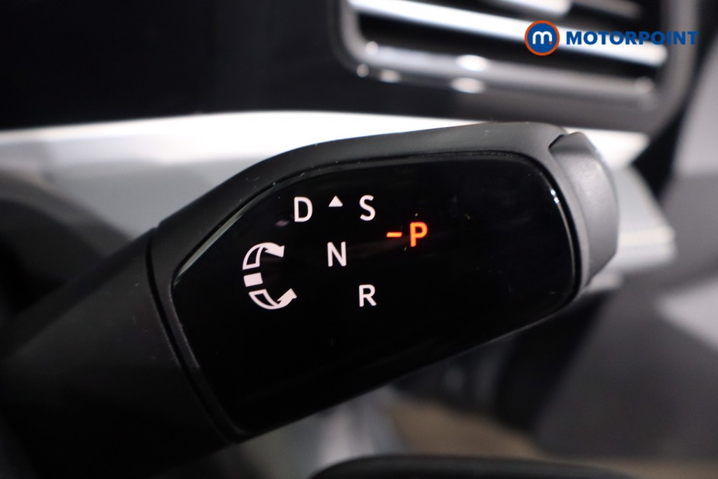 Volkswagen Passat Life Automatic Petrol Plug-In Hybrid Estate - Stock Number (1614624) - 15th supplementary image