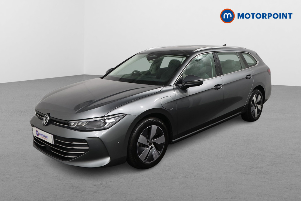 Volkswagen Passat Life Automatic Petrol Plug-In Hybrid Estate - Stock Number (1614624) - Passenger side front corner