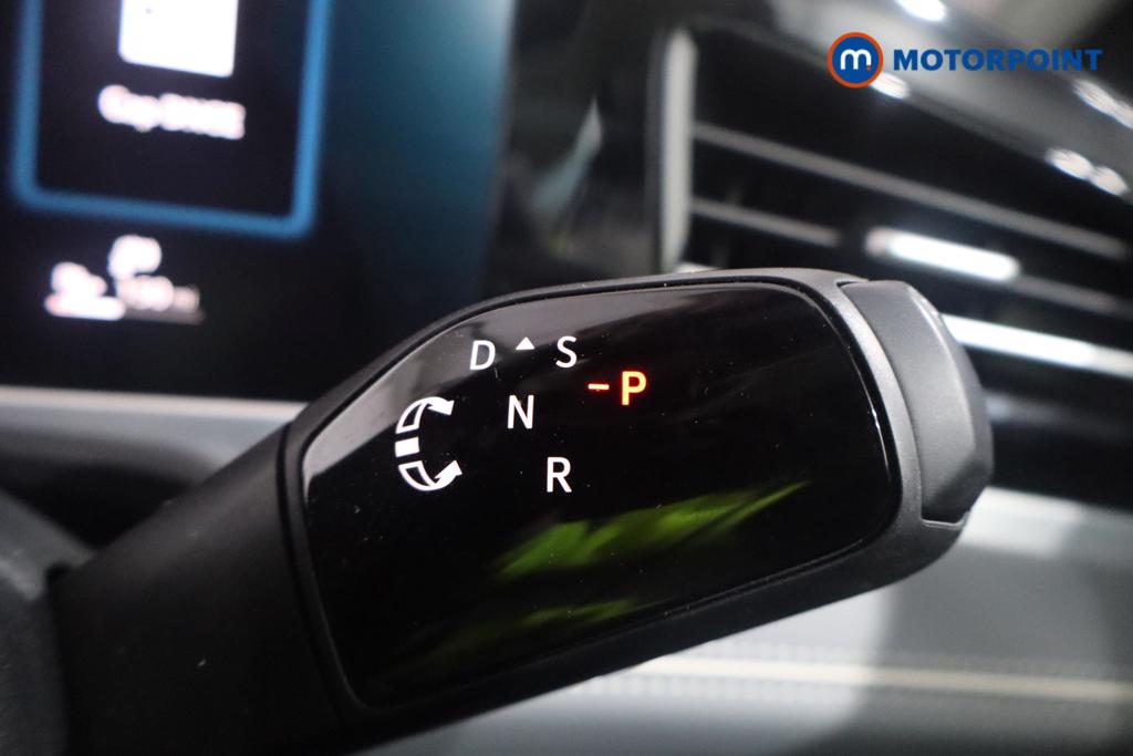 Volkswagen Passat Life Automatic Petrol Plug-In Hybrid Estate - Stock Number (1614625) - 9th supplementary image