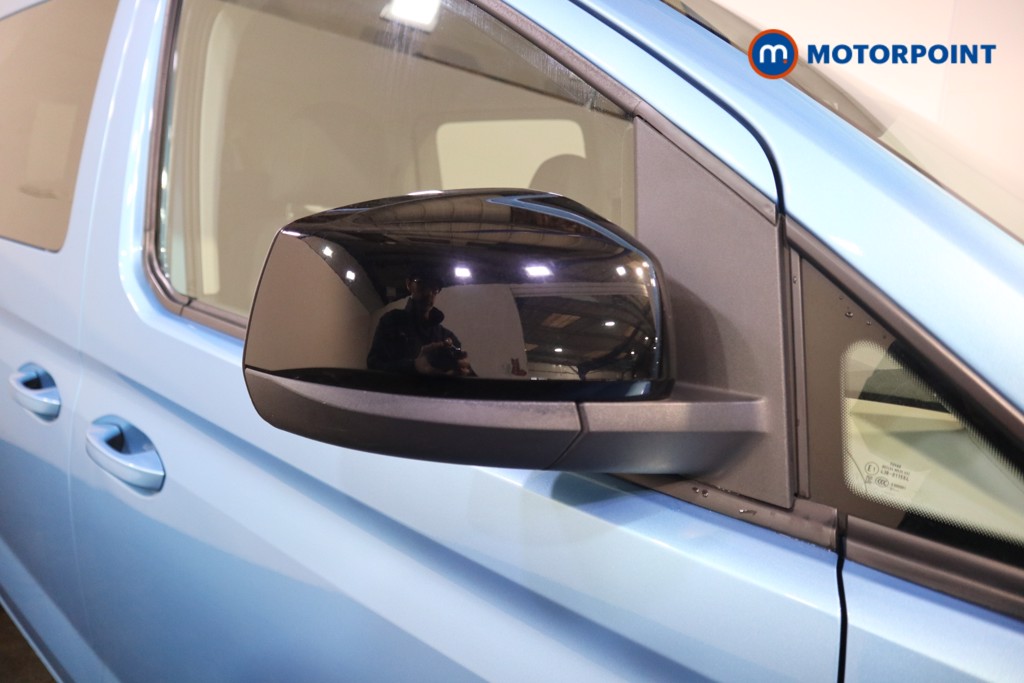 Ford Tourneo Connect Titanium Automatic Diesel People Carrier - Stock Number (1575262) - 31st supplementary image