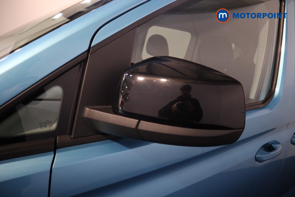 Ford Tourneo Connect Titanium Automatic Diesel People Carrier - Stock Number (1575262) - 32nd supplementary image