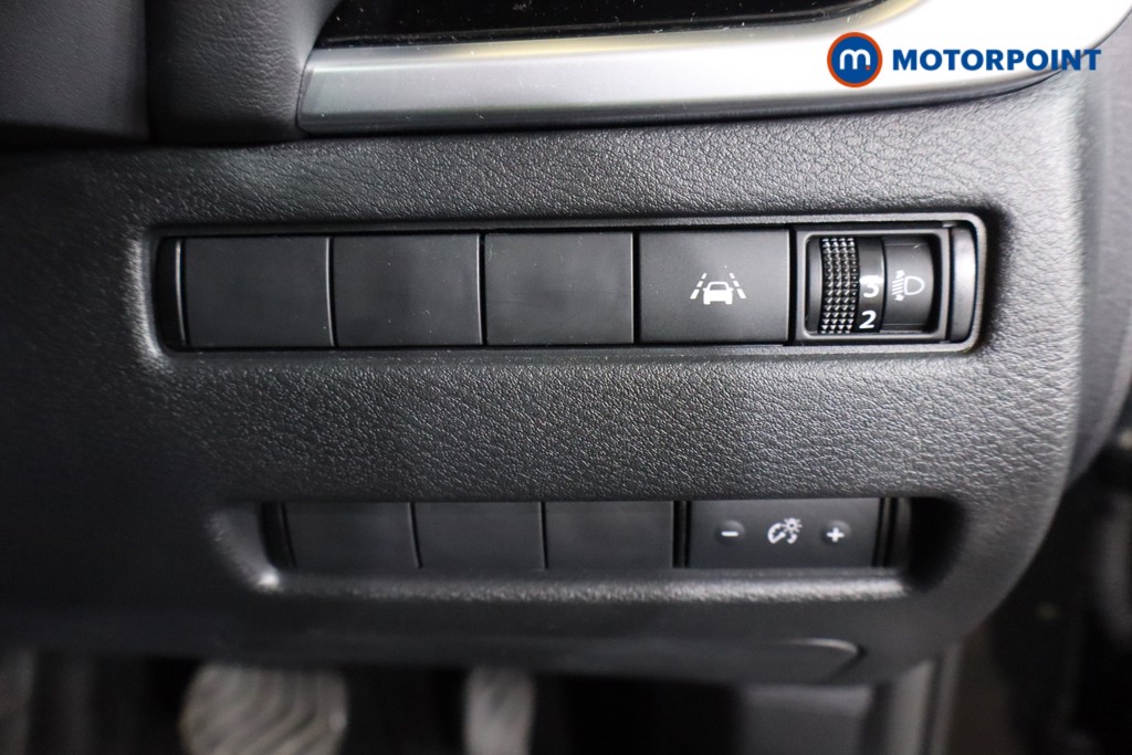 Nissan Qashqai N-Connecta Automatic Petrol-Electric Hybrid SUV - Stock Number (1601403) - 16th supplementary image