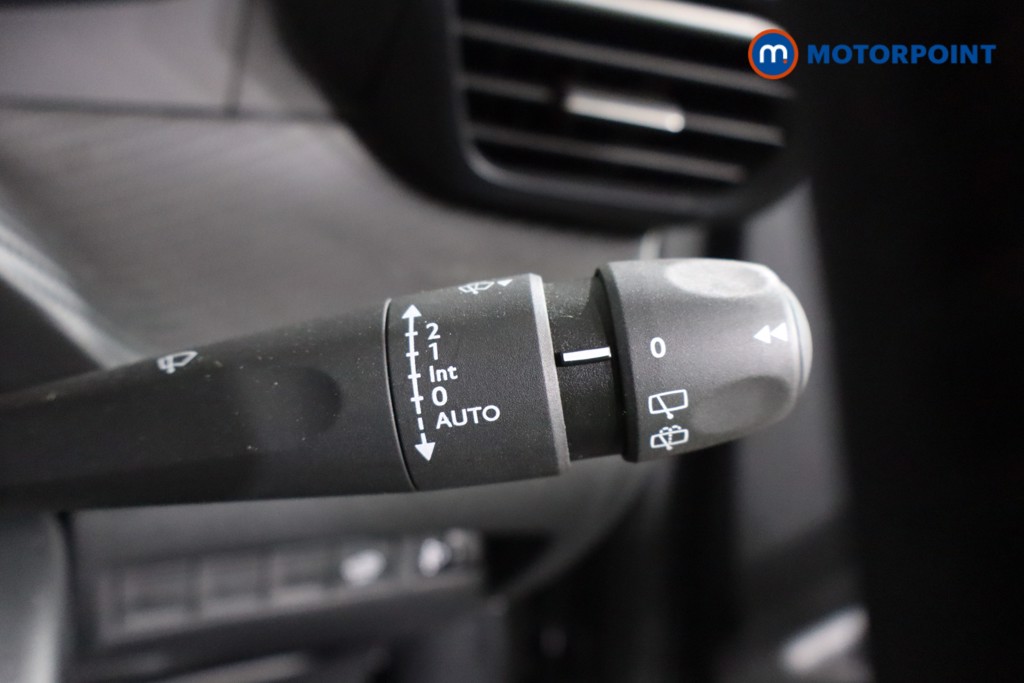 Peugeot 2008 Active Manual Petrol SUV - Stock Number (1606116) - 17th supplementary image