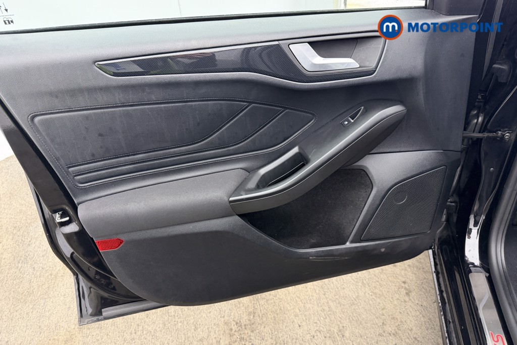 Ford Focus St-Line Edition Manual Petrol Hatchback - Stock Number (1606852) - 35th supplementary image