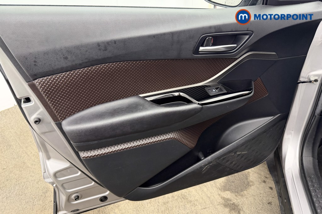 Toyota C-Hr Excel Manual Petrol SUV - Stock Number (1606927) - 33rd supplementary image