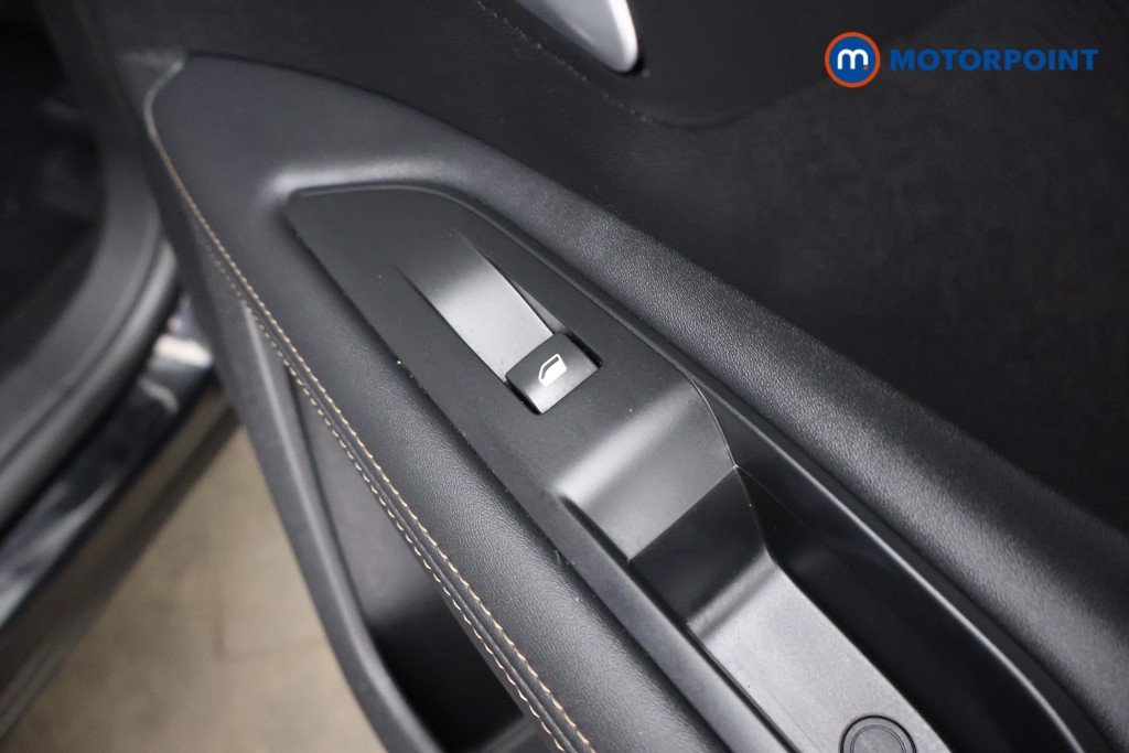 Peugeot 3008 Gt Line Manual Petrol SUV - Stock Number (1607668) - 30th supplementary image