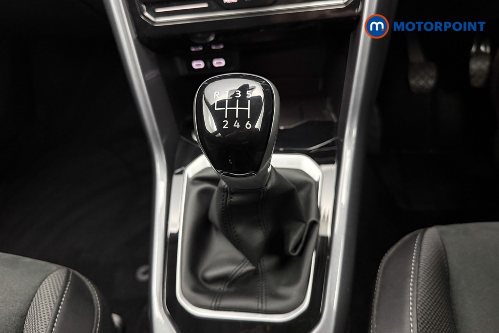 Volkswagen T-Roc Style Manual Petrol SUV - Stock Number (1609530) - 7th supplementary image