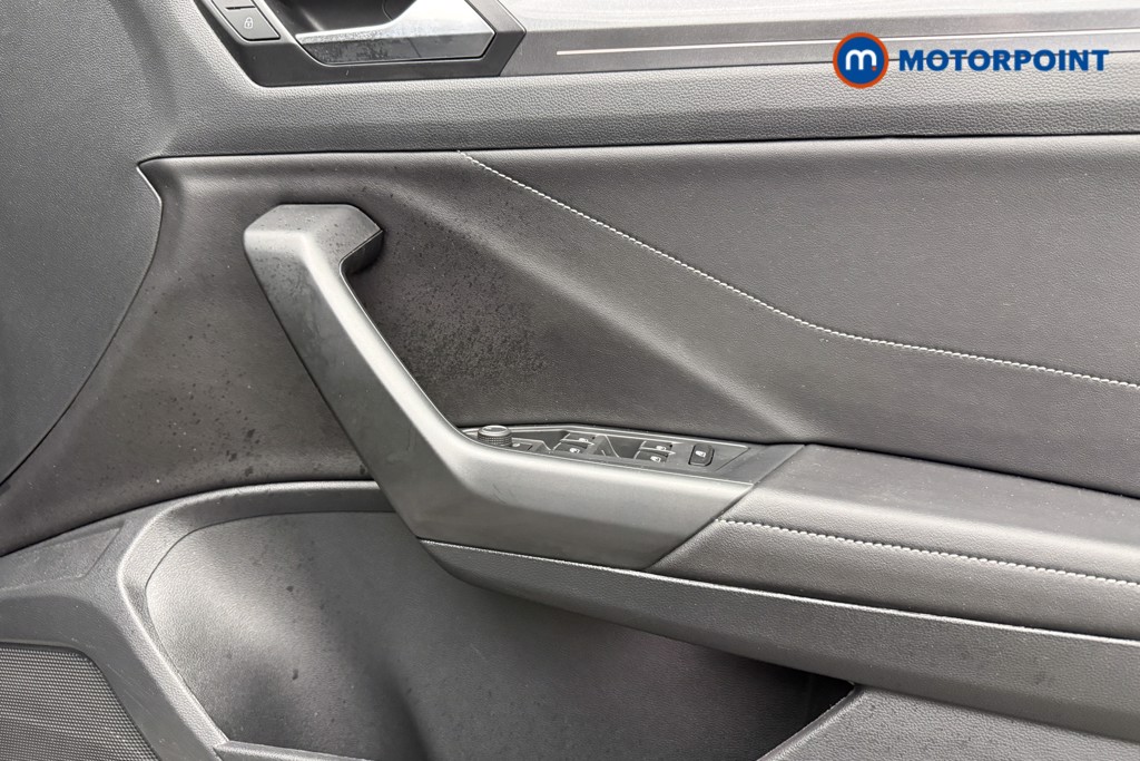 Volkswagen T-Roc Style Manual Petrol SUV - Stock Number (1609530) - 18th supplementary image