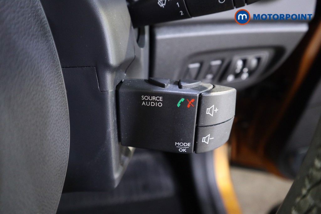 Renault Captur Iconic Manual Petrol SUV - Stock Number (1609728) - 11th supplementary image