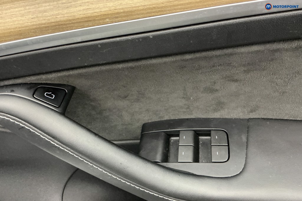 Tesla Model 3 Performance Automatic Electric Saloon - Stock Number (1609796) - 23rd supplementary image