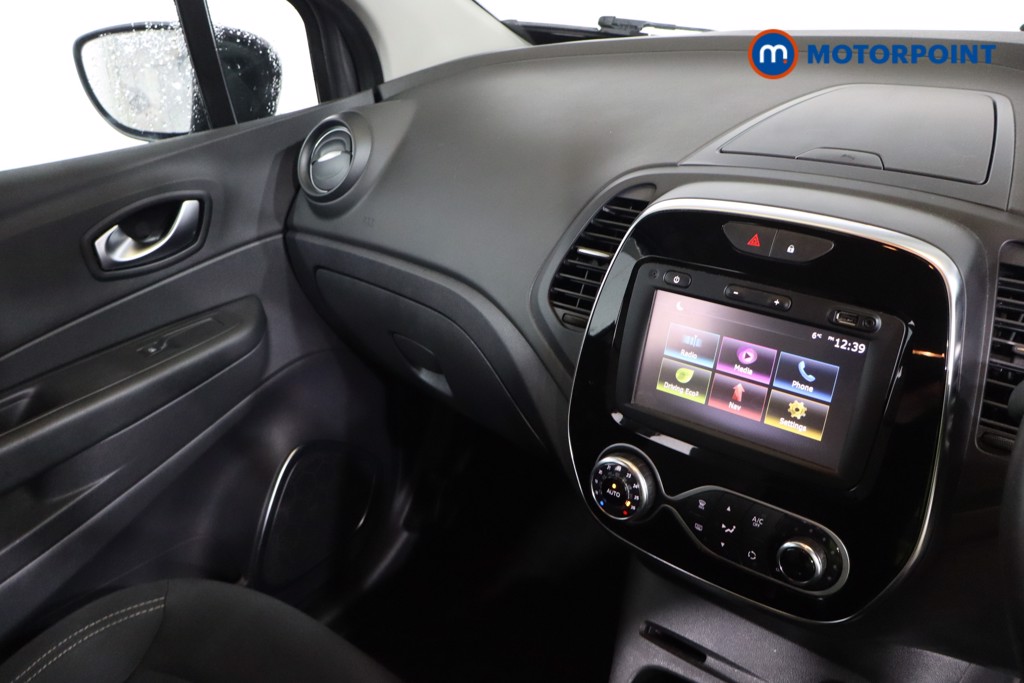 Renault Captur Iconic Manual Petrol SUV - Stock Number (1609883) - 3rd supplementary image