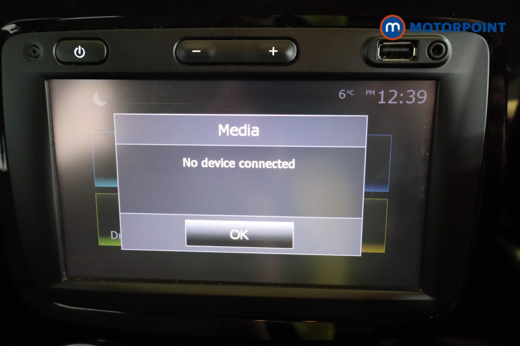 Renault Captur Iconic Manual Petrol SUV - Stock Number (1609883) - 6th supplementary image