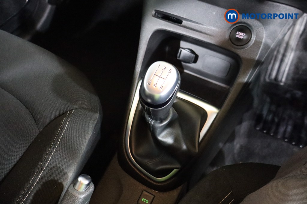 Renault Captur Iconic Manual Petrol SUV - Stock Number (1609883) - 12th supplementary image
