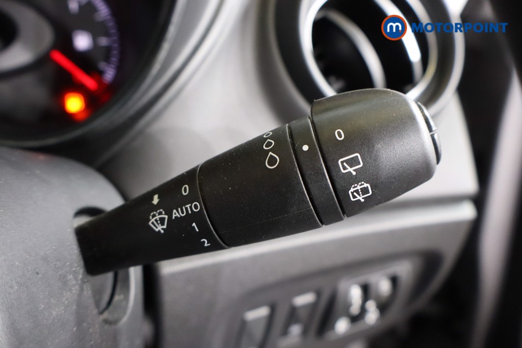 Renault Captur Iconic Manual Petrol SUV - Stock Number (1609883) - 16th supplementary image