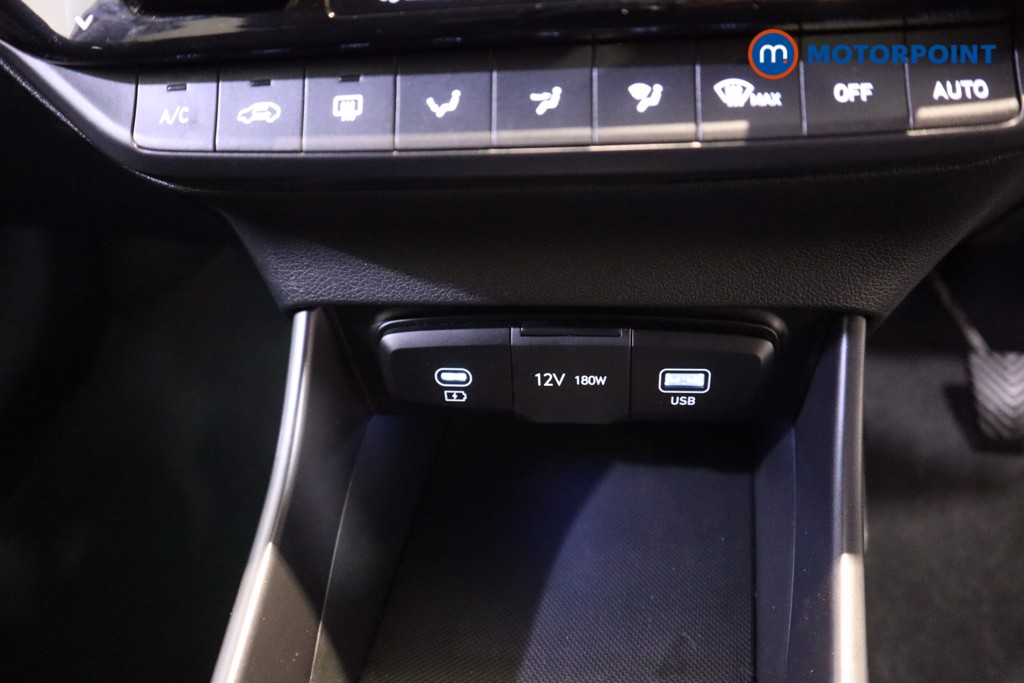 Hyundai I20 Premium Manual Petrol Hatchback - Stock Number (1610714) - 6th supplementary image