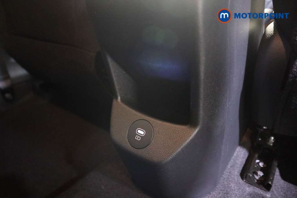 Hyundai I20 Premium Manual Petrol Hatchback - Stock Number (1610830) - 16th supplementary image