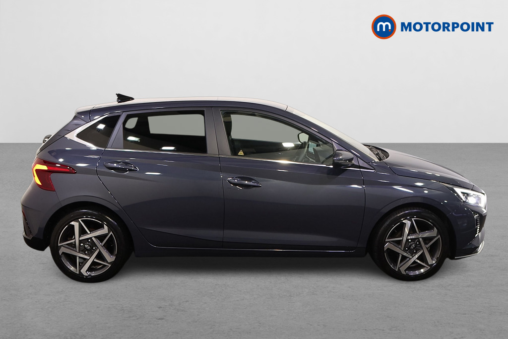 Hyundai I20 Premium Manual Petrol Hatchback - Stock Number (1610830) - Drivers side