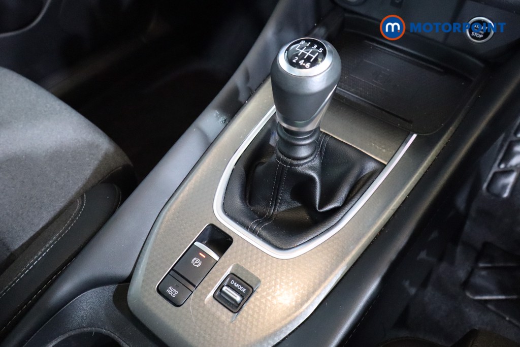 Nissan Qashqai N-Connecta Manual Petrol SUV - Stock Number (1611243) - 11th supplementary image