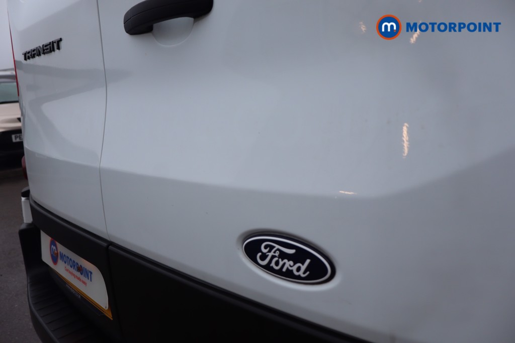 Ford Transit Limited Automatic Diesel Medium Roof Van - Stock Number (1611451) - 36th supplementary image