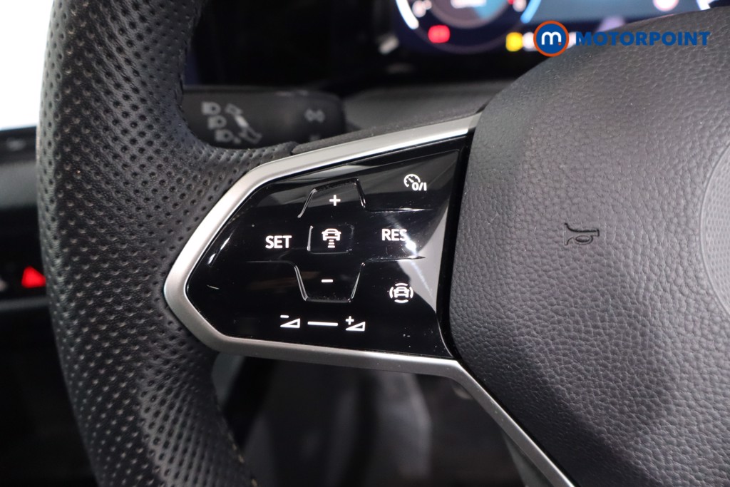 Volkswagen Golf R-Line Manual Petrol Hatchback - Stock Number (1611533) - 7th supplementary image