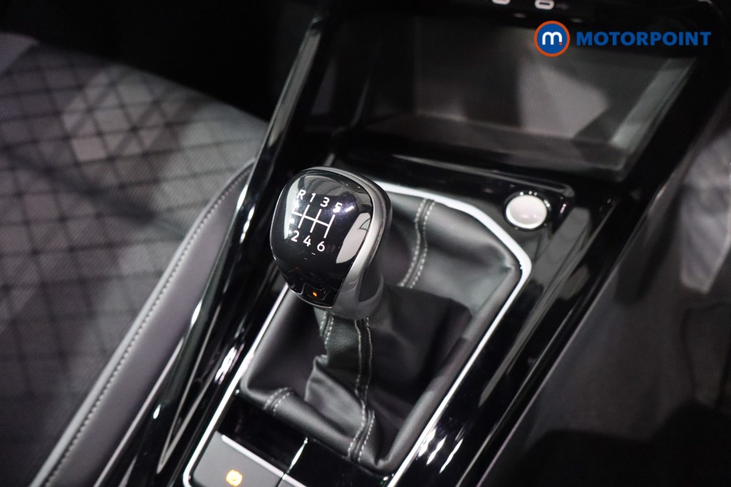 Volkswagen Golf R-Line Manual Petrol Hatchback - Stock Number (1611533) - 19th supplementary image