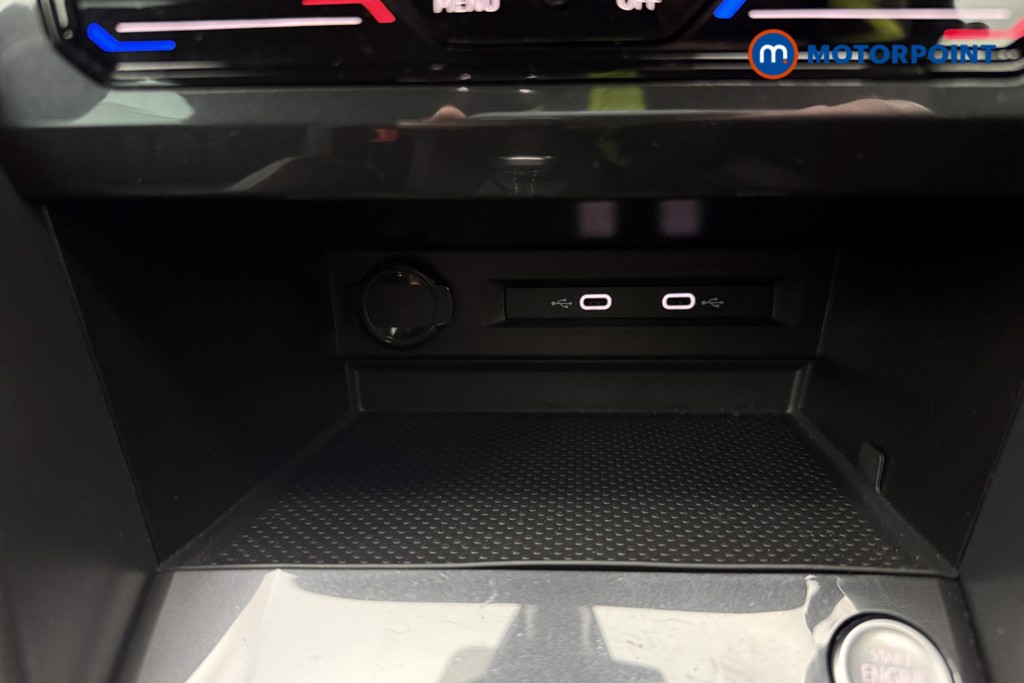 Volkswagen Tiguan R-Line Automatic Petrol SUV - Stock Number (1611555) - 15th supplementary image