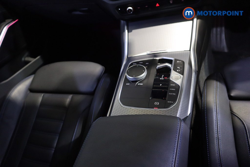 BMW 3 Series M Sport Automatic Petrol Plug-In Hybrid Saloon - Stock Number (1611588) - 6th supplementary image