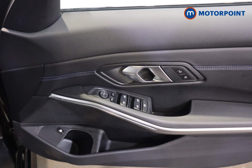 BMW 3 Series M Sport Automatic Petrol Plug-In Hybrid Saloon - Stock Number (1611588) - 9th supplementary image